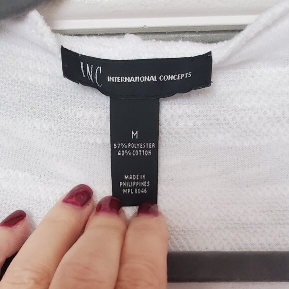 Like new white v neck blouse with a hood & elastic waist - Picture 4 of 5